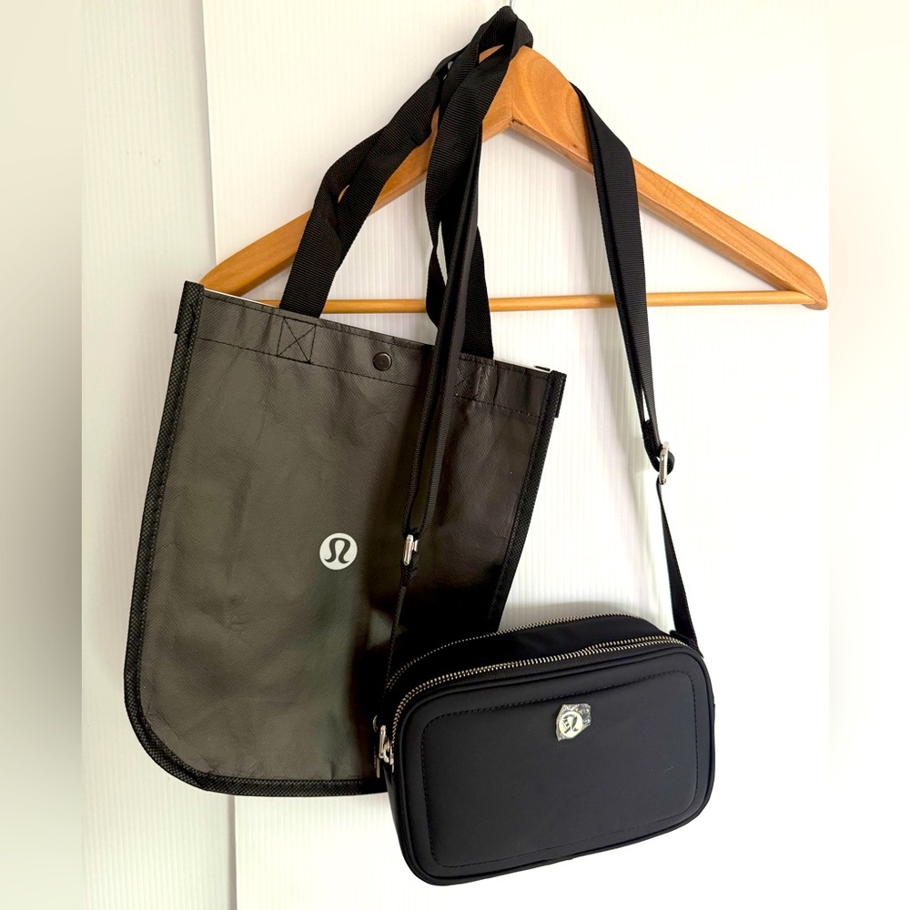 LULULEMON Black Double-Zip Bag  (NWOT)